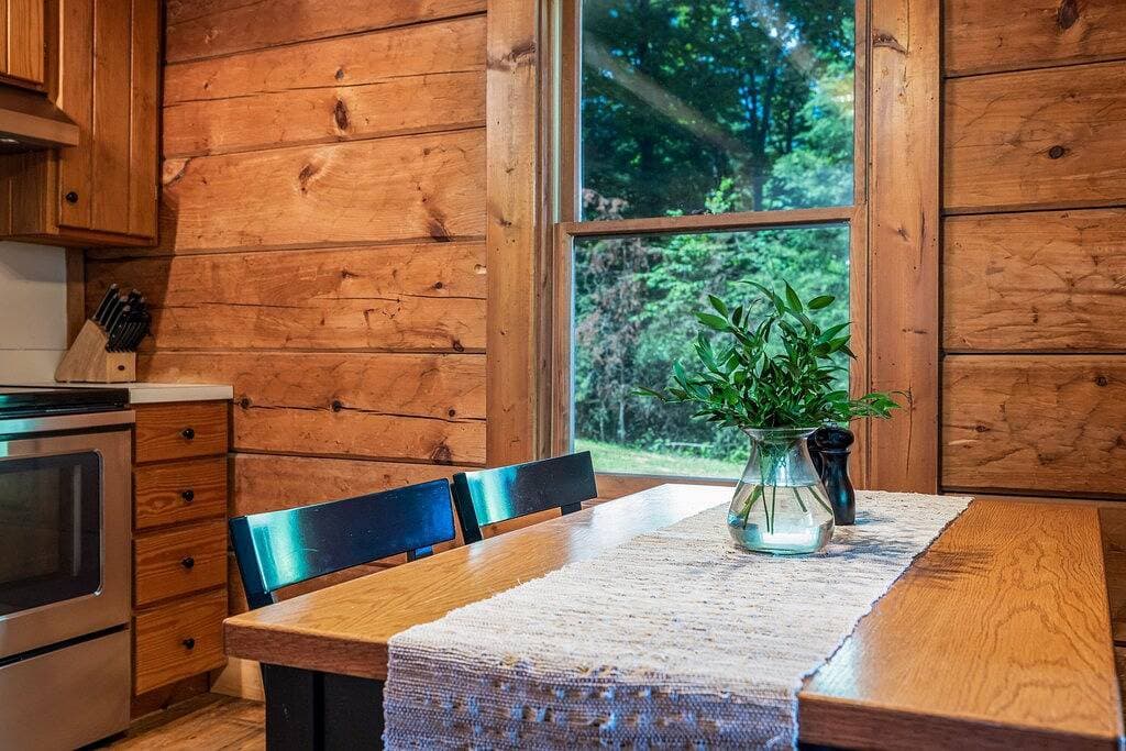 Foto 9 von 30: Falling Leaf Cabin Secluded Mit Blick auf die Berge!