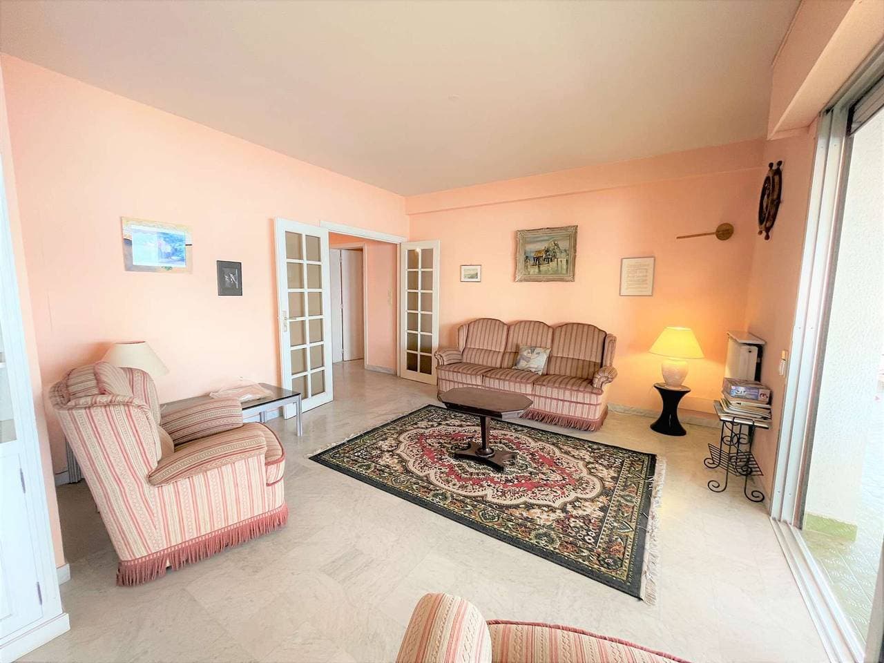Foto 6 von 25: Geräumige 4-Zimmer-Wohnung mit Terrasse, Klimaanlage und Parkplatz in Ajaccio