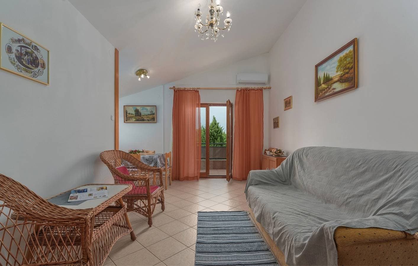 Foto 8 von 13: Ferienwohnung Kristijan mit Balkon in Funtana