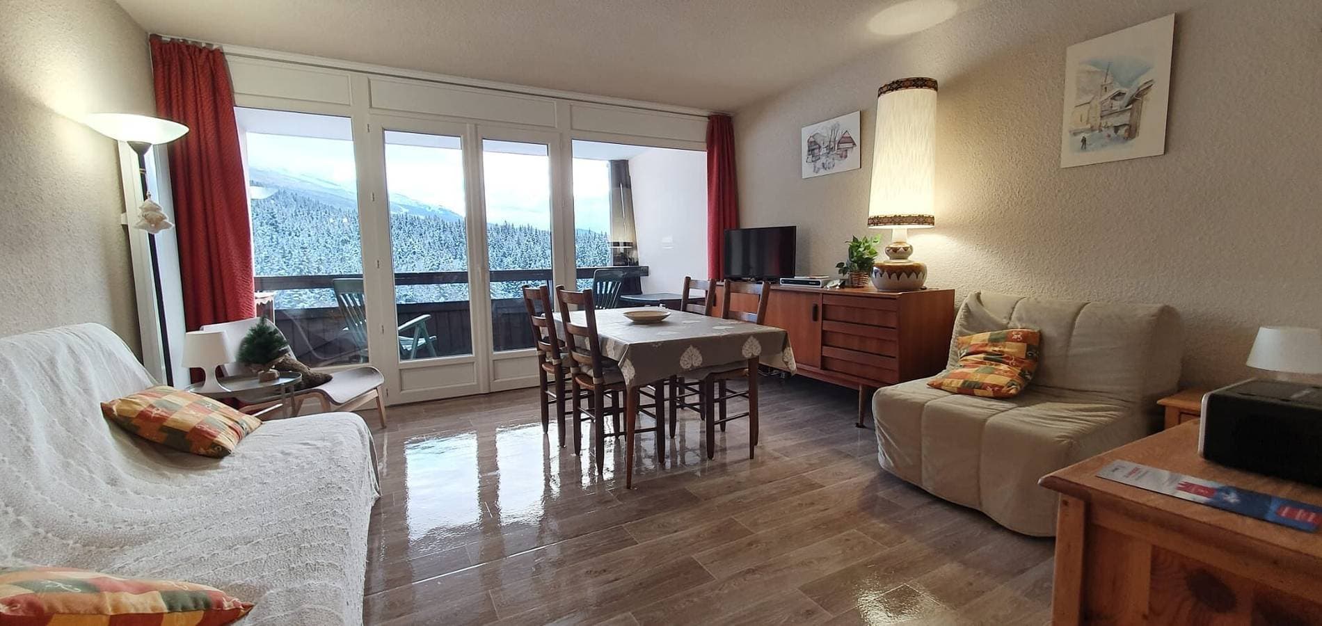 Foto 2 von 18: Appartement 'Gemütlich und Schöner Bergblick' mit Blick auf die Berge und privater Terrasse