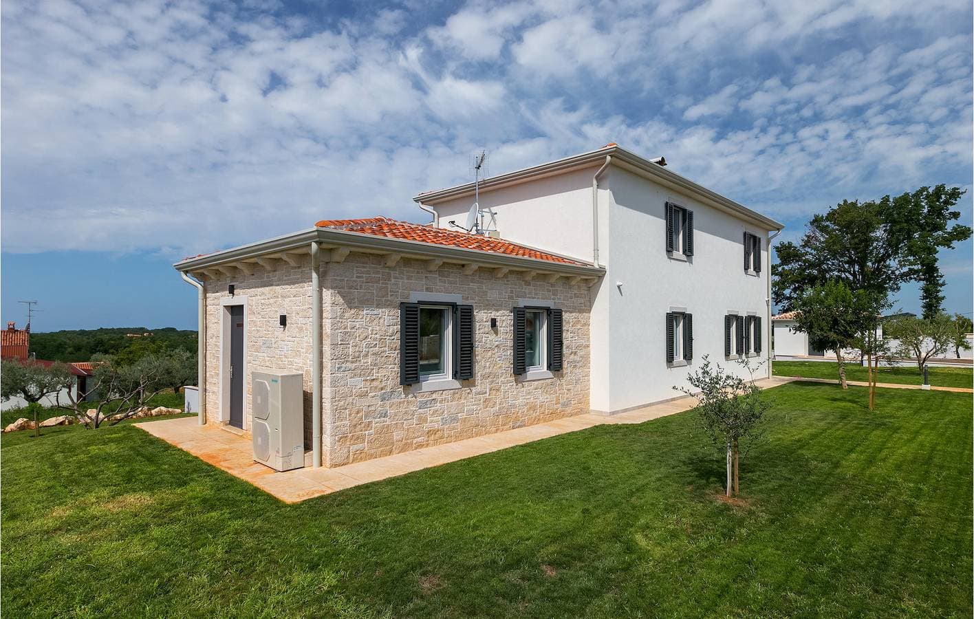 Foto 4 von 61: Charmante 2-Zimmer-Wohnung mit Pool, Parkplatz und WLAN