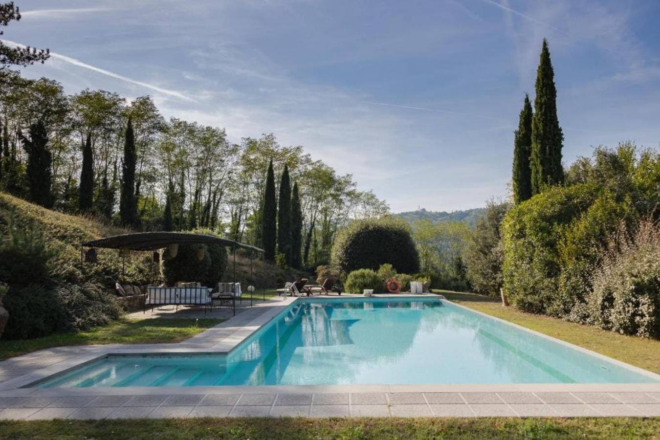 Foto 2 von 34: Villa mit Salzwasserpool, privatem Garten und Park im Mugello