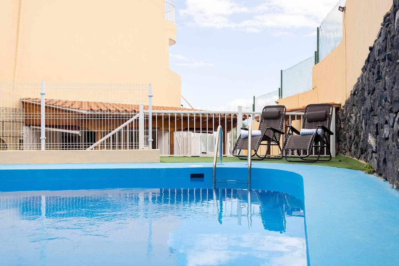 Foto 5 von 56: Ferienwohnung für 8 Personen mit Terrasse