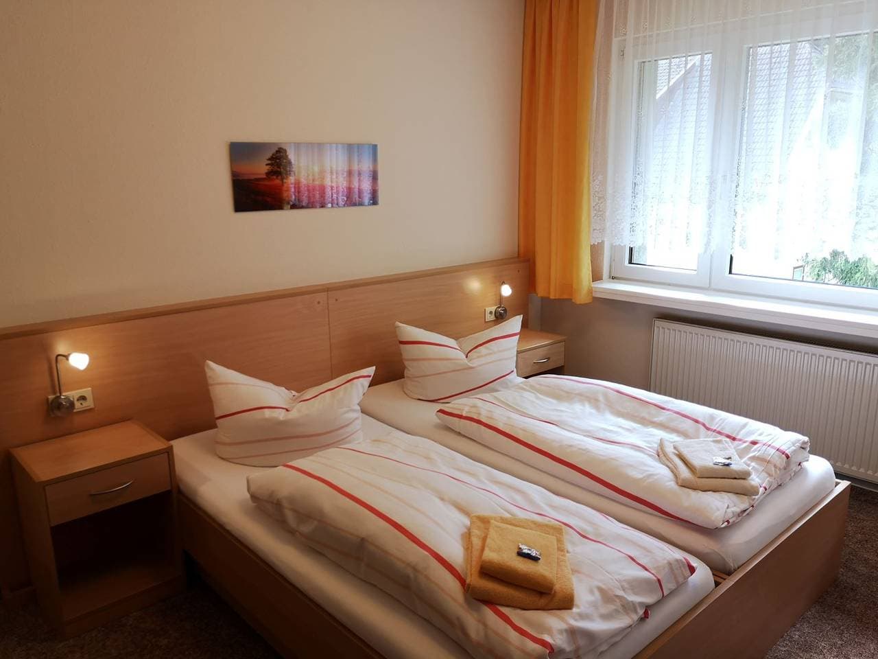 Foto 7 von 7: Gästehäuser Neuvandsburg des Dgd e.V. - Doppelzimmer mit Dusche und Wc