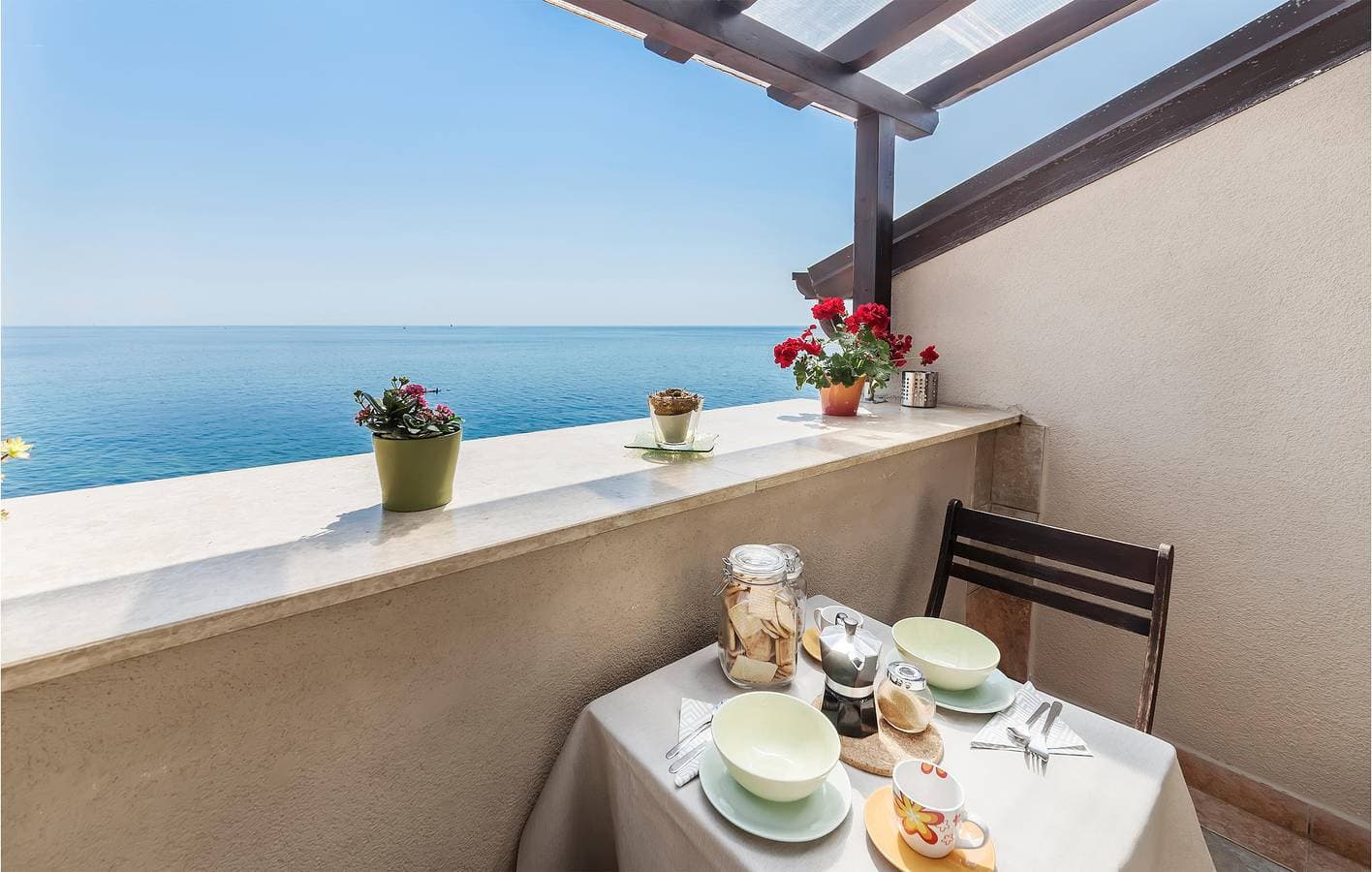 Foto 8 von 15: Gemütliche Wohnung am Wasser mit Terrasse, 2 km vom Strand entfernt