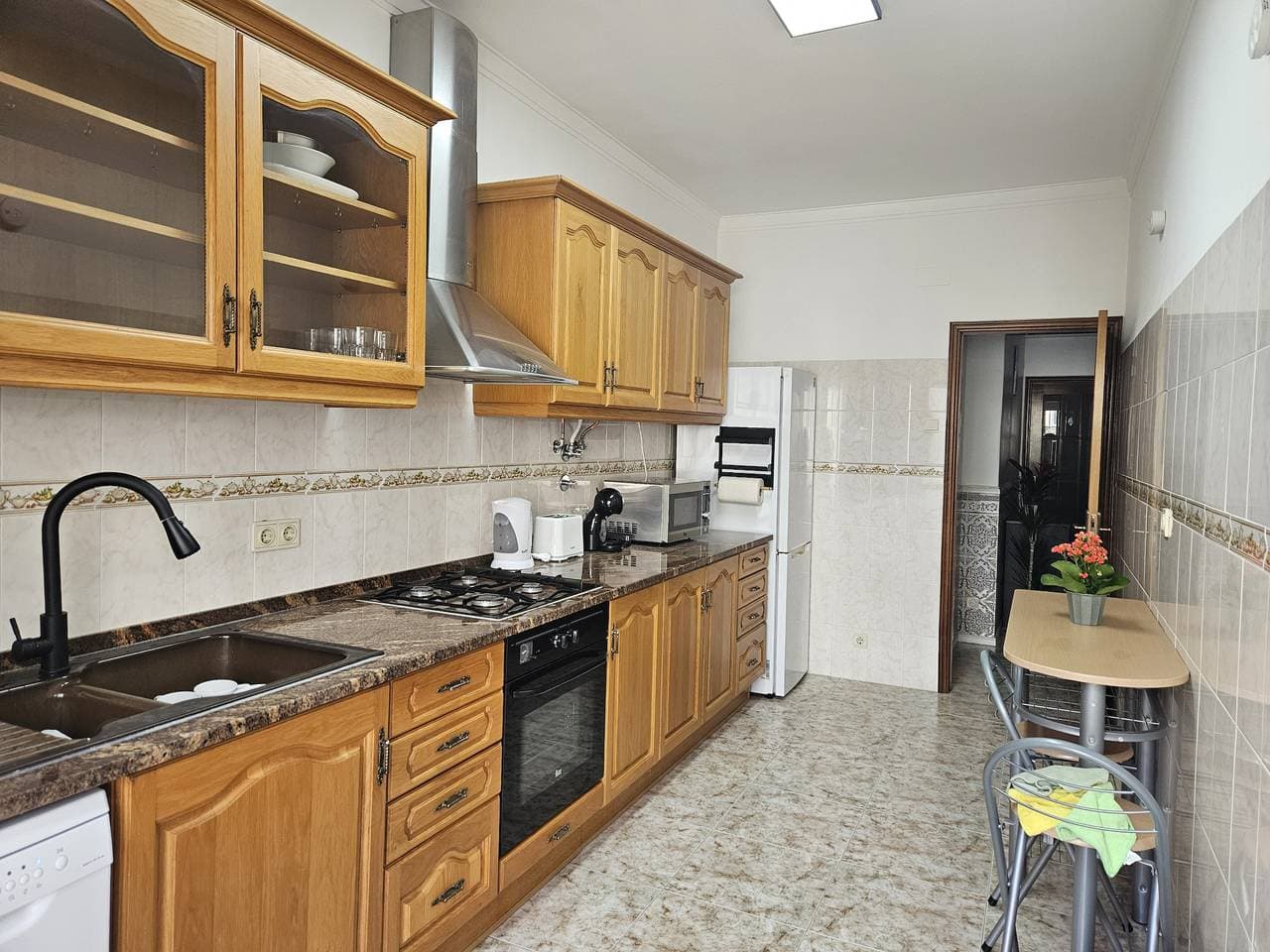 Foto 12 von 26: Light Spacious Almada Apartment