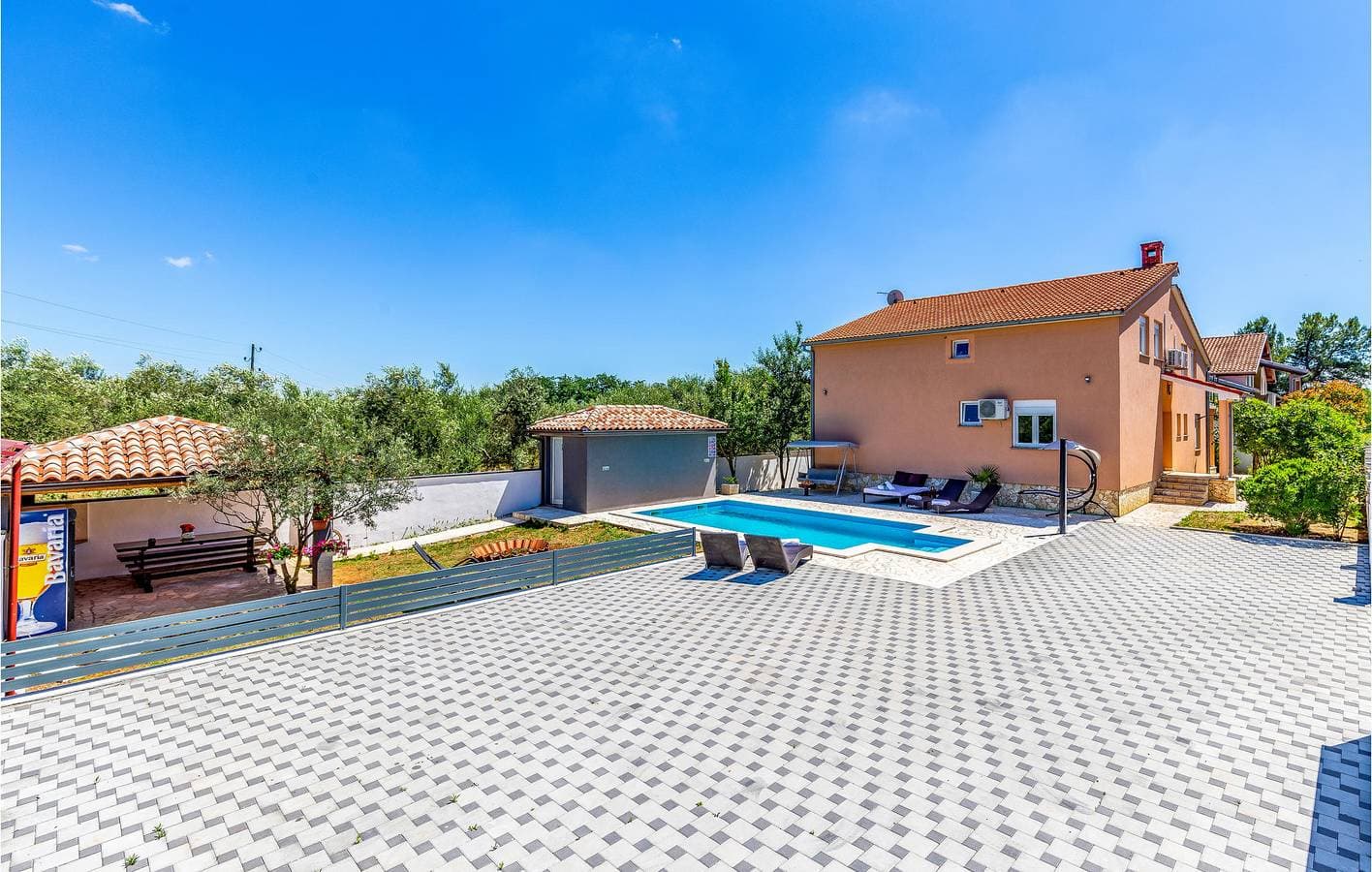 Foto 12 von 20: Modernes 1-Zimmer-Apartment mit Pool, WLAN und Parkplatz in der Nähe des Stadtzentrums von Vintijan
