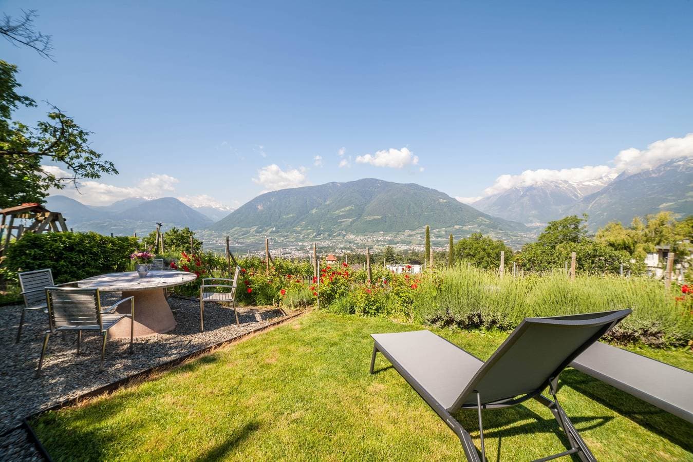 Foto 13 von 19: Ferienwohnung "Barrique" mit Bergblick, WLAN und Garten
