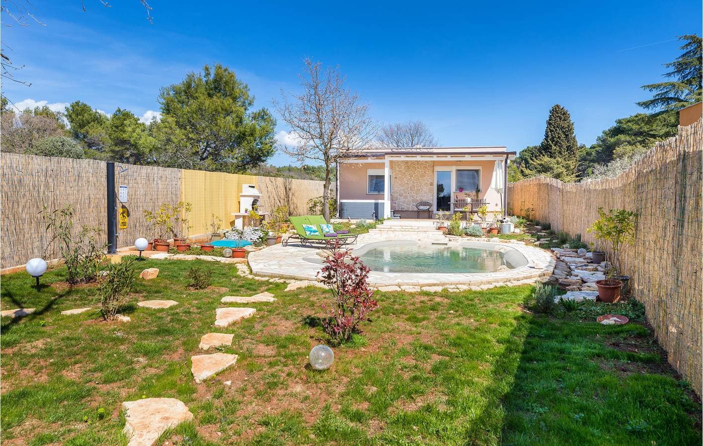 Foto 6 von 29: Charmantes Apartment mit Pool, in der Nähe des Strandes von Fažana – WLAN und Parkplatz inklusive