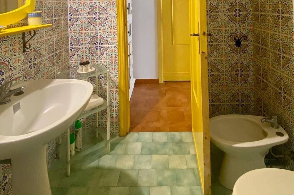 Foto 8 von 24: Wohnung für 4 Personen mit Blick auf den Strand mit Garten