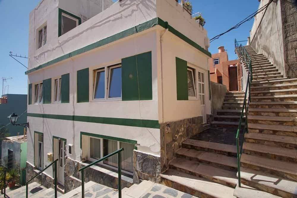 Foto 10 von 30: Großzügiges Ferienhaus mit zwei Dachterrassen im sonnigsten Ort der Insel