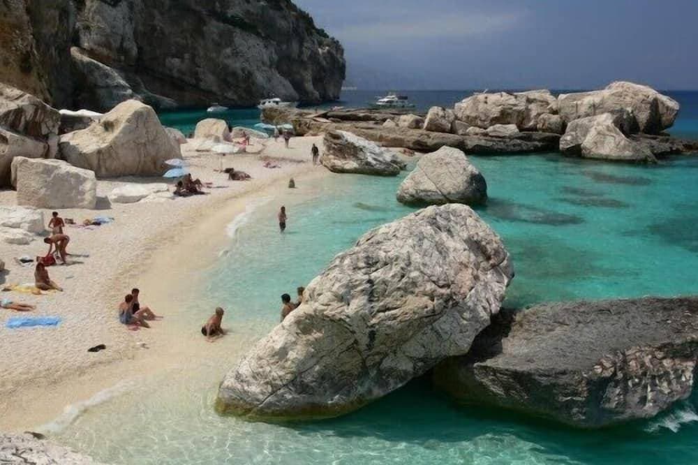 Foto 12 von 18: Sardinien - Cala Gonone (Nu) - Meer und Berge - Apartment für 4 Personen, 80 m vom Meer entfernt, mit herrlicher Sicht auf den Golf