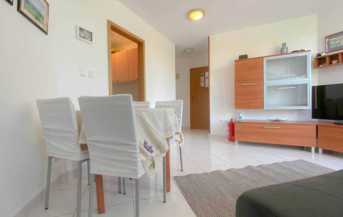 Foto 11 von 25: Charmantes Apartment nur 80 Meter bis zur blauen Adria mit privatem Balkon, Klima, WiFi