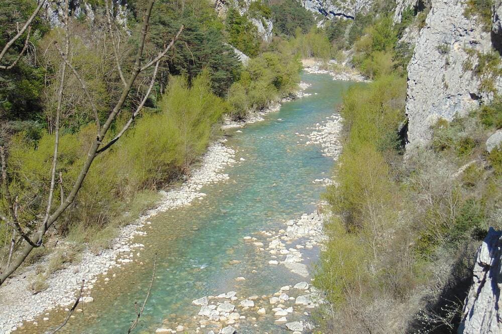 Foto 13 von 24: Einfamilienhaus auf geschlossenem Grundstück, beim Eingang Gorges du Verdon