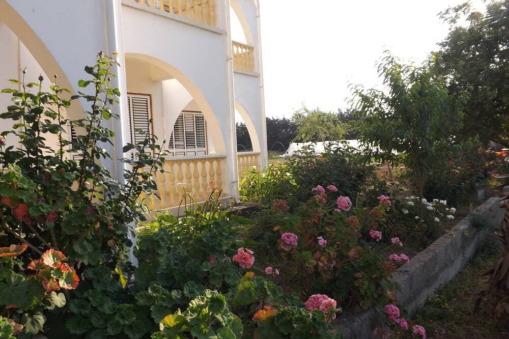 Foto 12 von 16: Paradise Holiday Bungalows - Beste Lage neben dem Cratos Beach Club