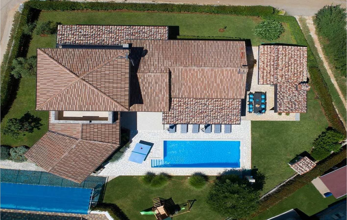 Foto 9 von 61: Stilvolle 250 m² große Ferienwohnung mit Pool, WLAN und Parkplatz in der Nähe von Kaštelir