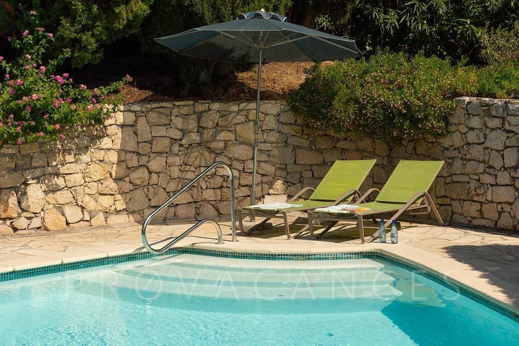 Foto 2 von 70: Schönes Ferienhaus mit Pool 100 m vom Zentrum von Vence