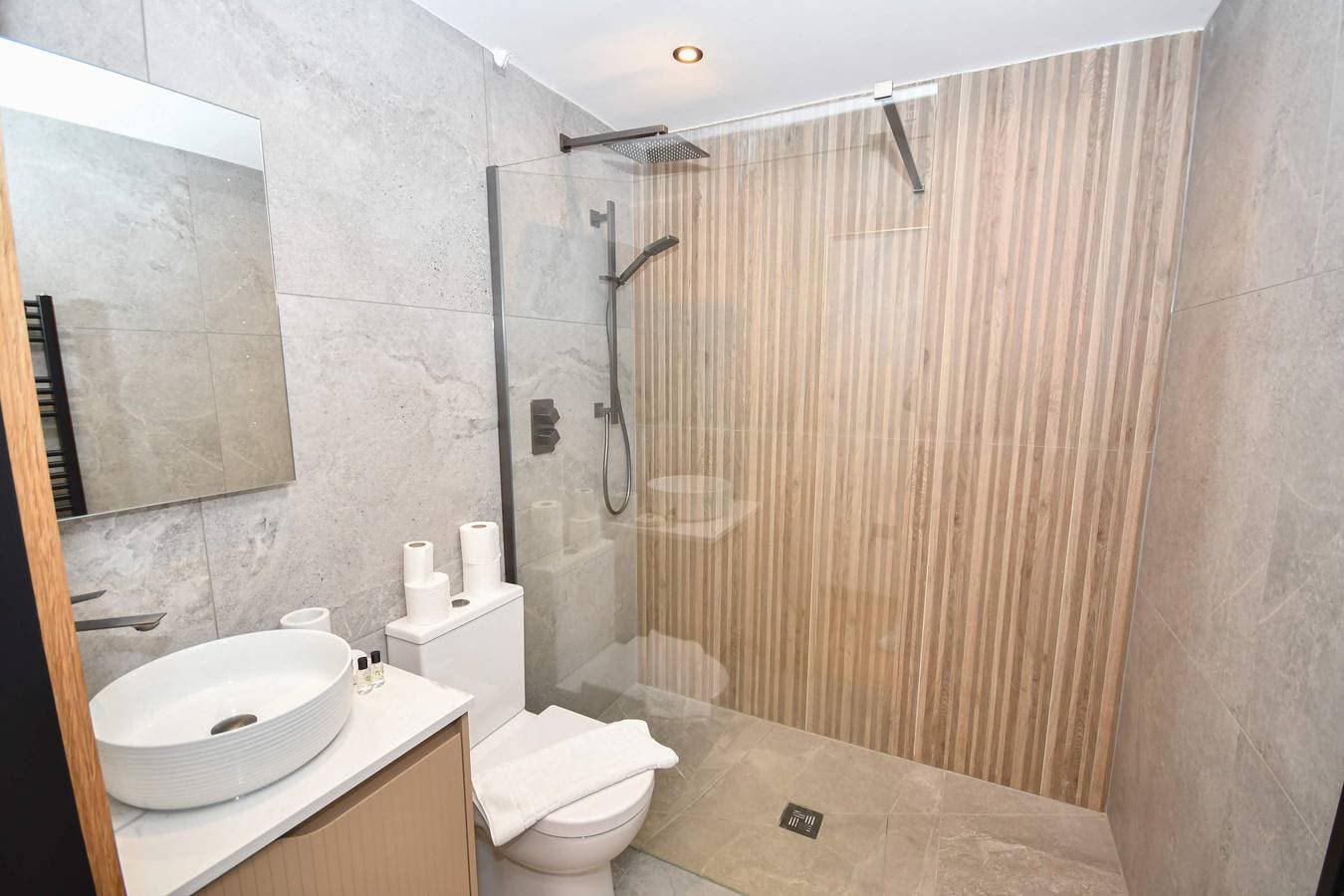 Foto 5 von 30: Contemporary 1 Bed Apartment in Central Leeds