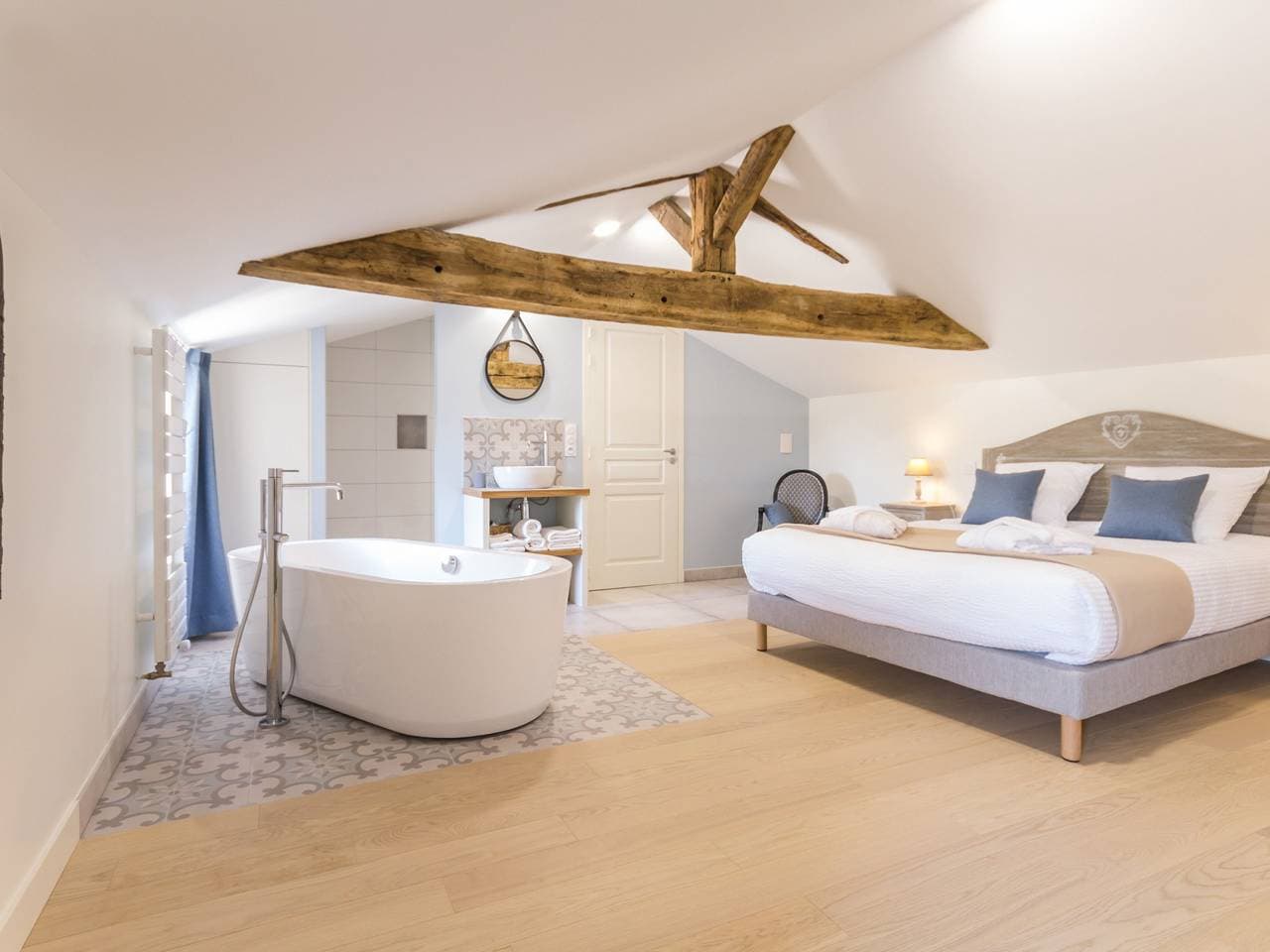 Foto 5 von 21: Luxuriöser Landsitz nahe Nantes mit Innenpool und familienfreundlichen Annehmlichkeiten