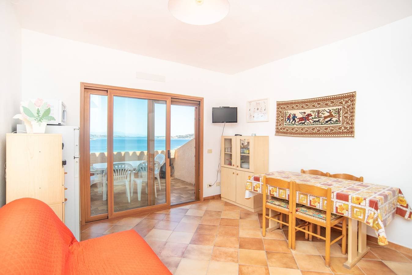 Foto 7 von 25: Ferienwohnung mit Meerblick und Terrasse, nur wenige Schritte vom Zentrum von Palau entfernt