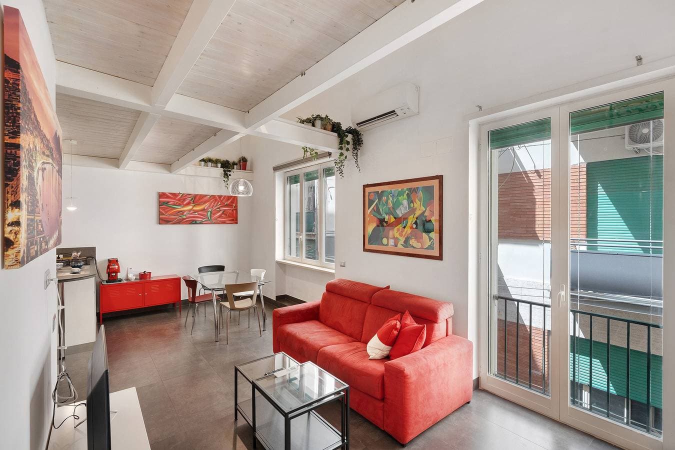 Foto 3 von 21: Ferienwohnung 'The Pepper in Pizzofalcone' mit Balkon, WLAN und Klimaanlage