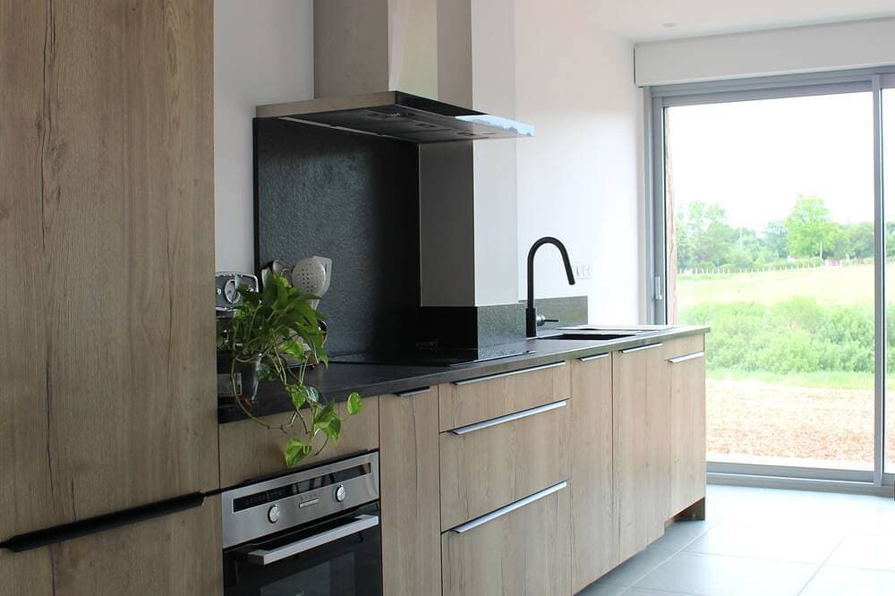 Foto 13 von 17: Completely renovated 18th century Basque farmhouse, in a quiet location with views of the hills.