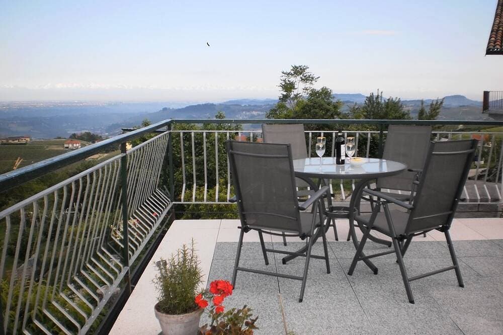 Charmant restaurierte Wohnung in Langhe-Roero. Einen atemberaubenden Blick! 1