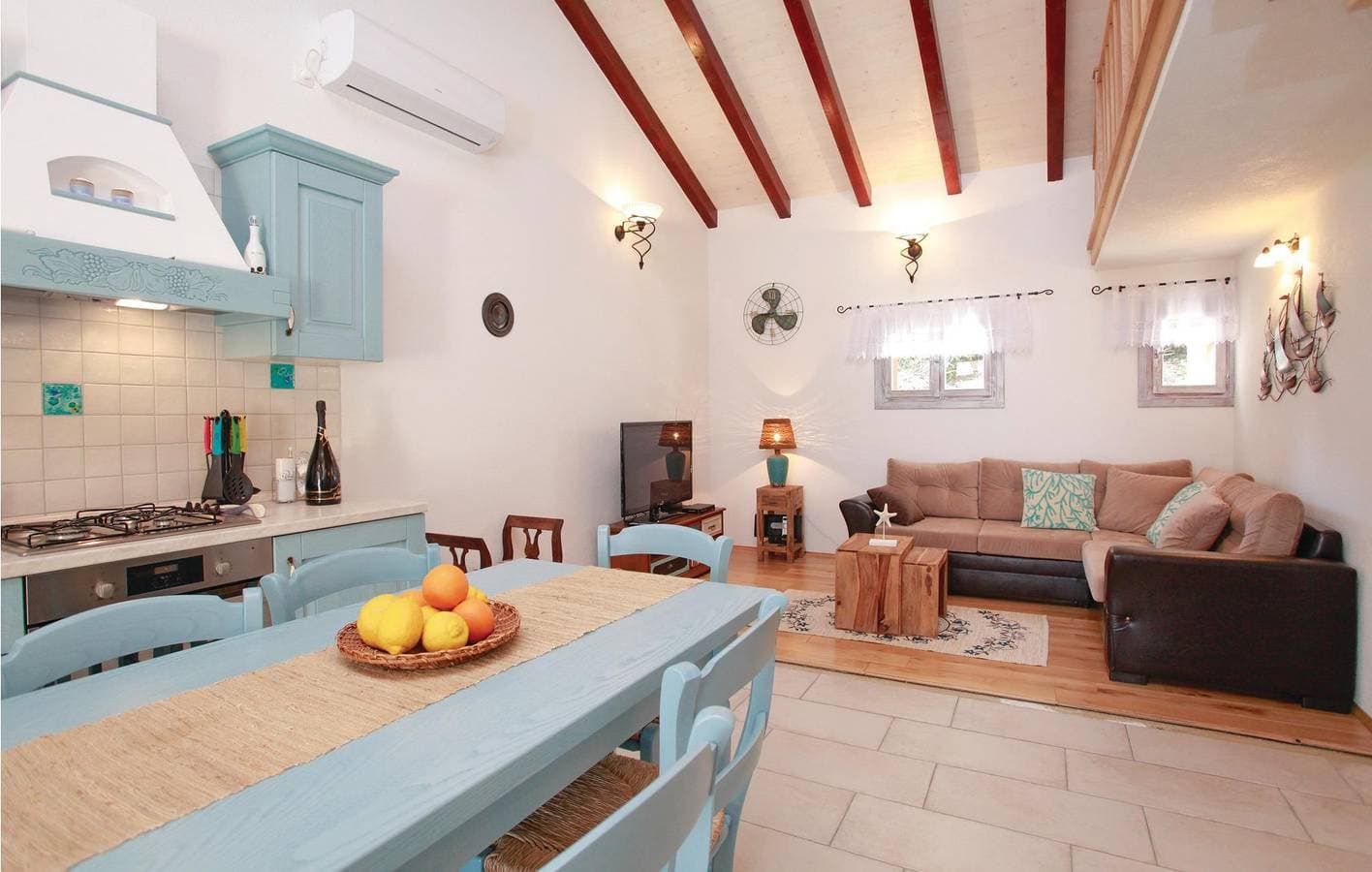 Foto 5 von 44: Gemütliche Unterkunft am Meer mit Pool, Terrasse und direktem Zugang zum Strand