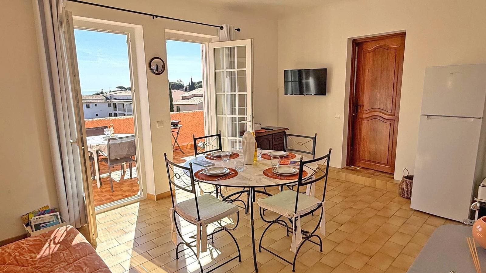 Foto 4 von 12: Ferienwohnung für 4 Personen mit Terrasse