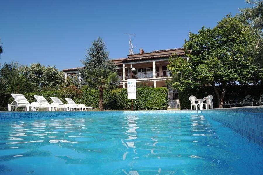 Foto 12 von 46: Ferienhaus in Poreč mit Terrasse, Klimaanlage, W-Lan, Spülmaschine (4400-7)