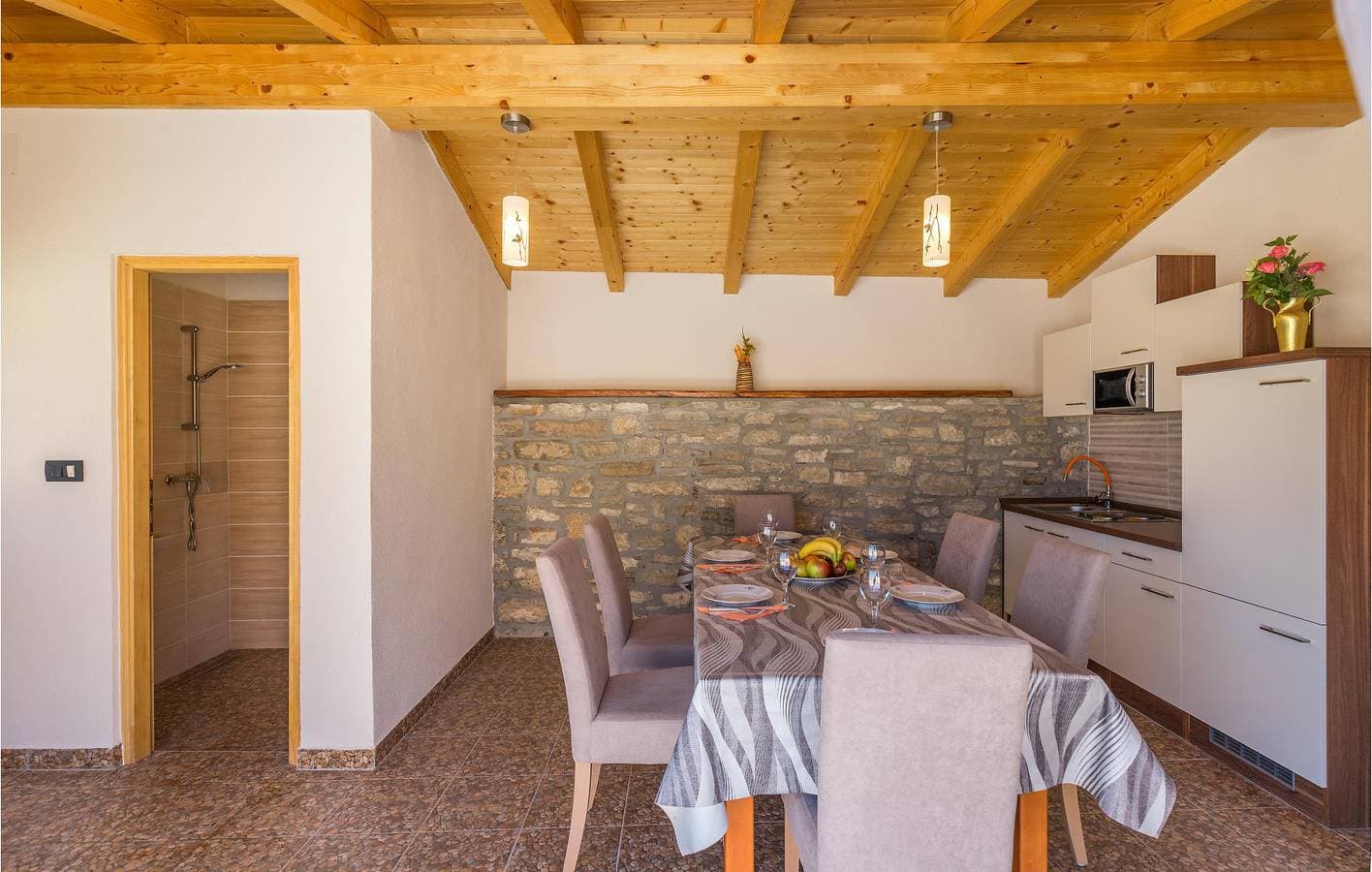Foto 10 von 32: Reizende 1-Zimmer-Wohnung mit Pool, Parkplatz und WLAN in Anzici
