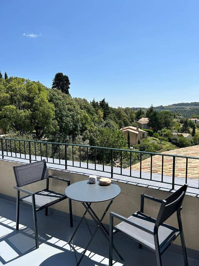 Maison de vacances La Bastide des Poètes Tour du Coridou 1