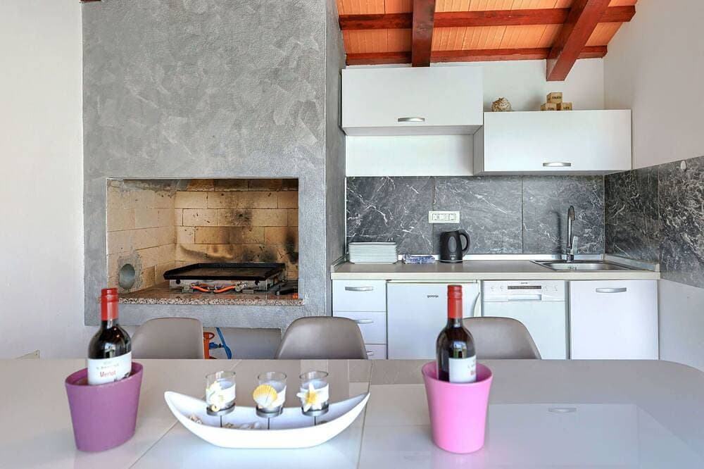 Foto 7 von 30: Alleinstehendes Ferienhaus mit  W-Lan, Klimaanlage, privatem Pool, TV, Terrasse, Haustiere erlaubt