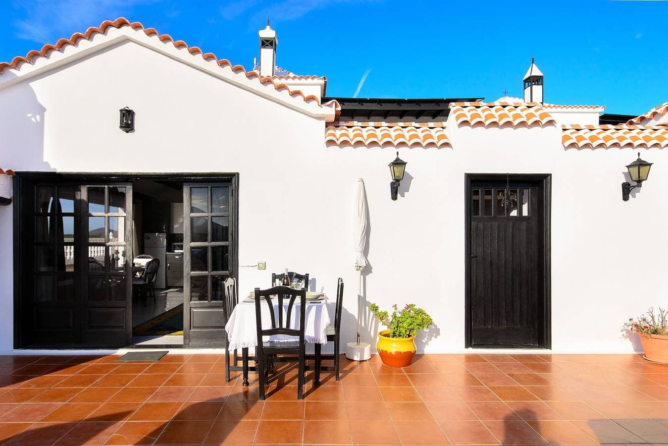 Foto 7 von 29: Clara Suite 3 mit großem Pool, beeindruckender Aussicht, Terrasse und Garten