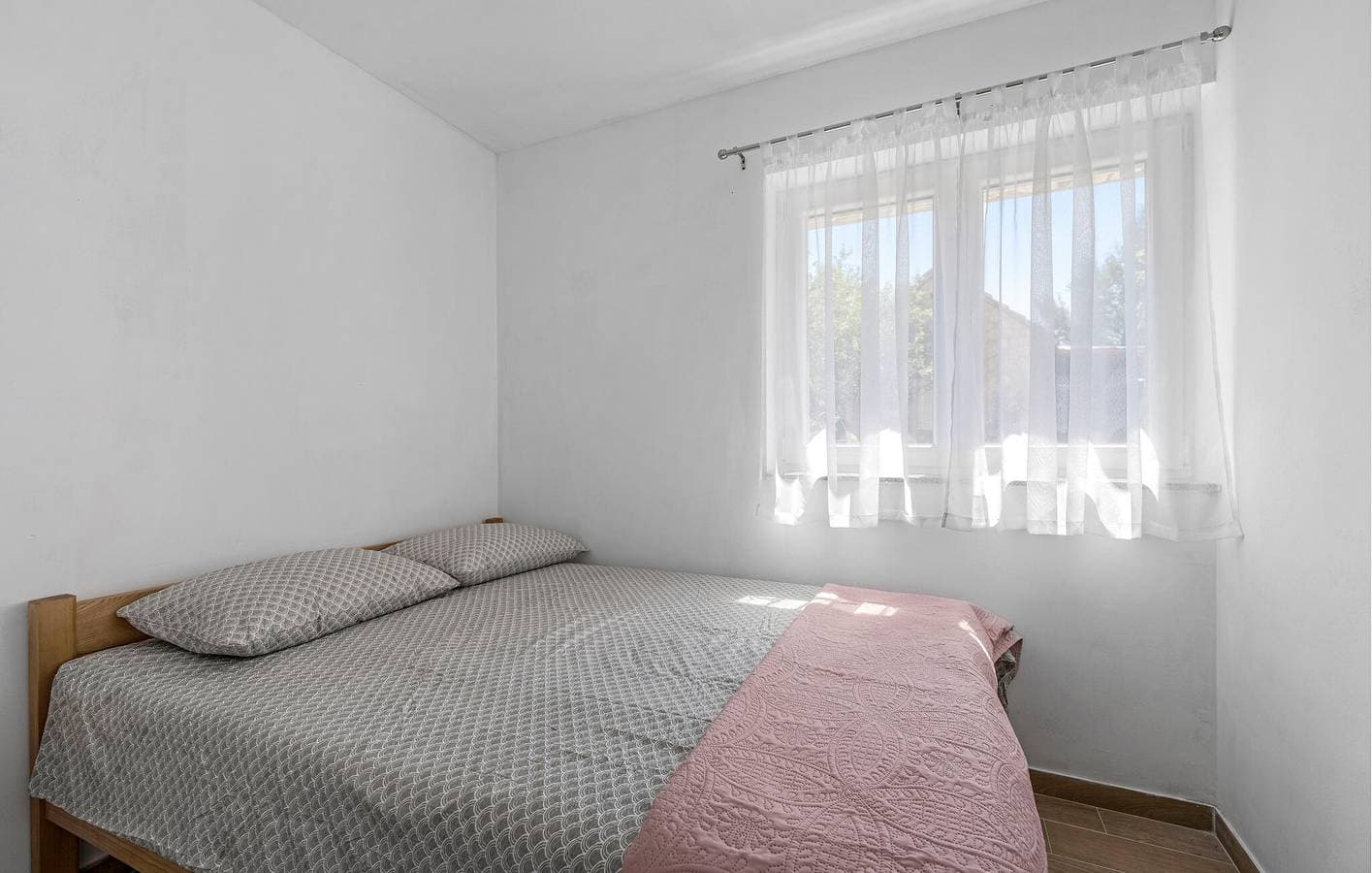 Foto 8 von 29: Gemütliche Ferienwohnung mit Terrasse, Küche, WLAN und Parkplatz