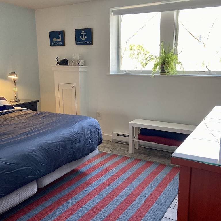 Foto 9 von 22: Modernes, brandneues Zuhause, großartige Lage mit Salzwasserpool und Whirlpool!