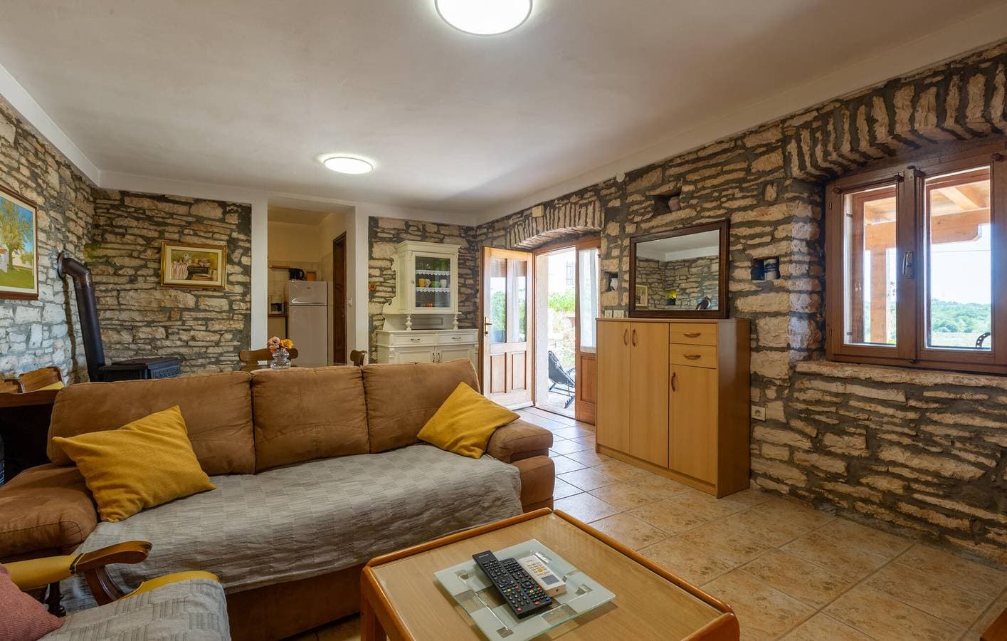 Foto 13 von 27: Gemütliche Ferienwohnung mit Terrasse, WLAN und Parkplatz in der Nähe von Montrin und Plovanija