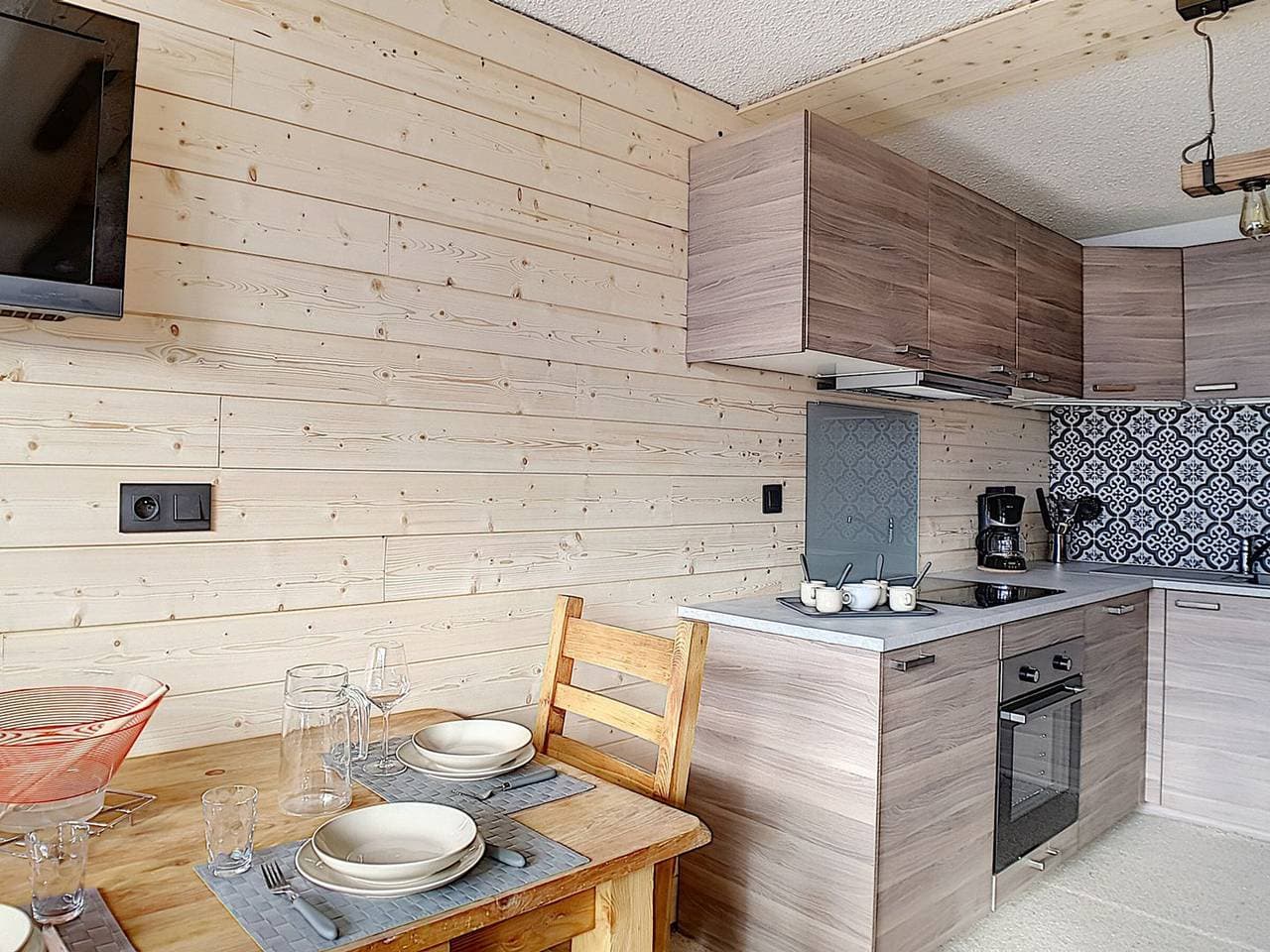 Foto 6 von 22: Renoviertes Studio am Pistenrand mit Balkon und Wifi