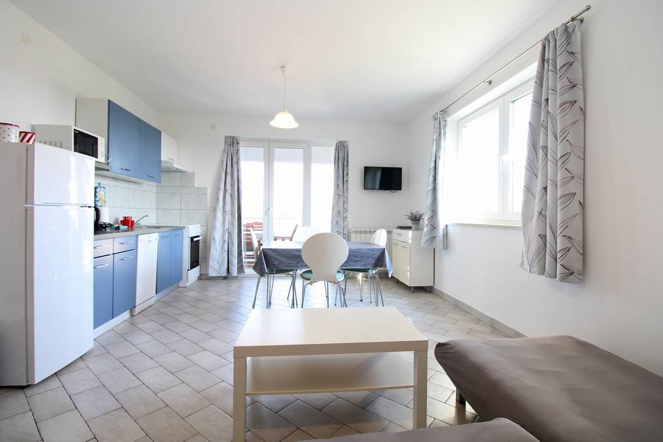 Foto 10 von 17: Ferienwohnung für 4 Personen mit Terrasse