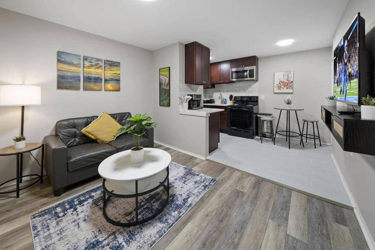 New 1Bd Apartment Near Ferndale 1