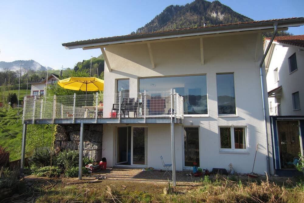 Foto 5 von 21: Einliegerwohnung in Einfamilienhaus mit herrlicher Aussicht auf See und Berge