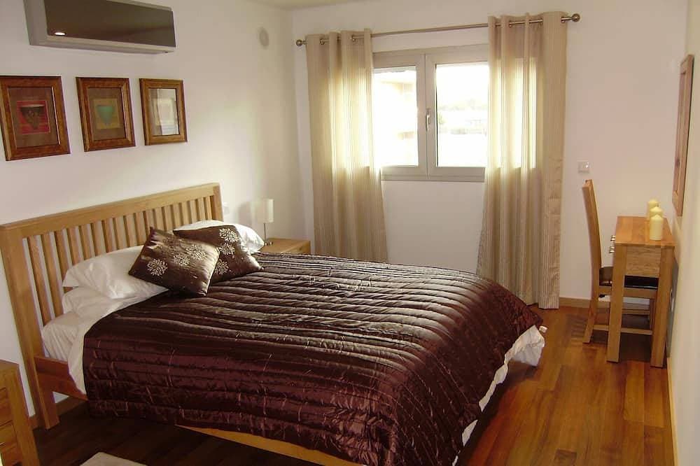Foto 2 von 21: Atemberaubende High spec Wohnung mit beheiztem Pool