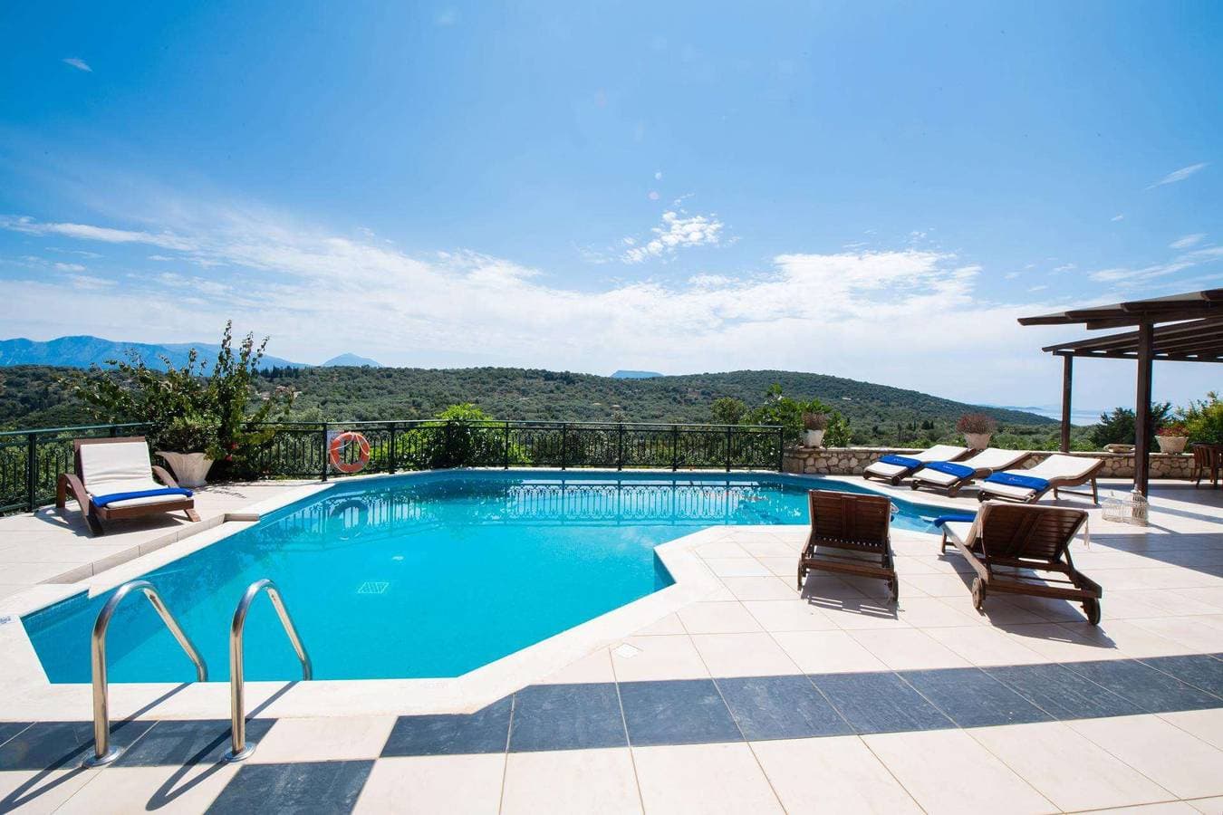 Foto 8 von 31: Villa für 6 Personen mit Pool
