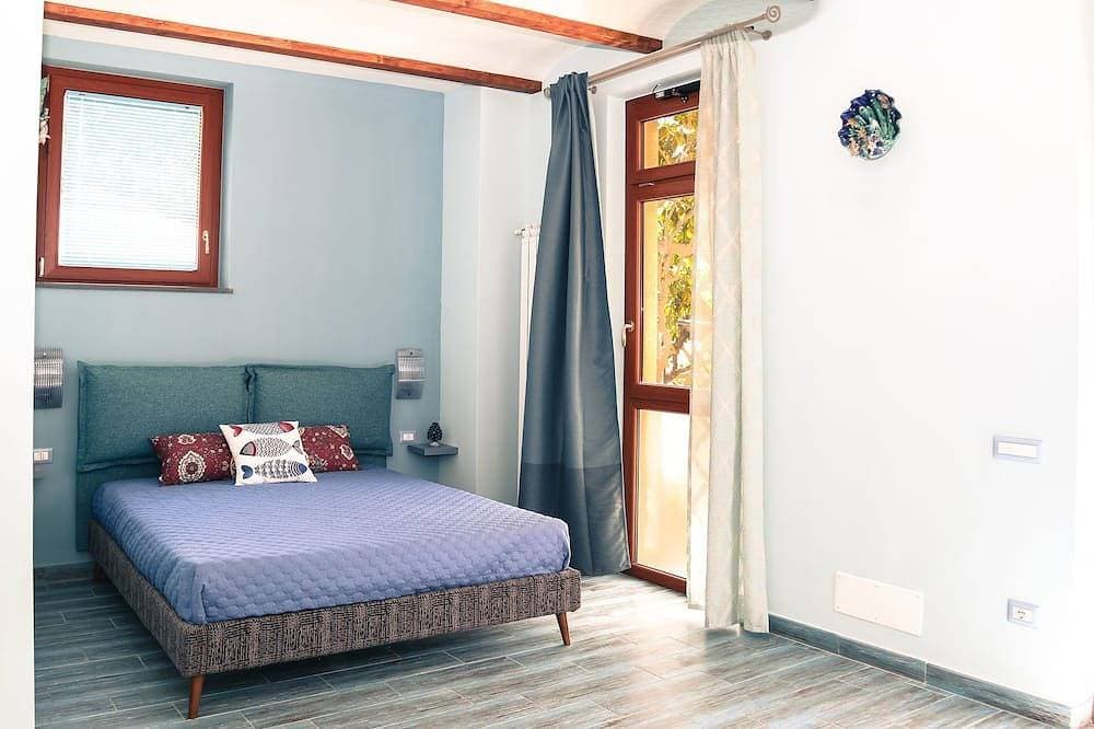 Foto 2 von 17: Luisella studio apartment: sleeping in a scenic lemon grove on the Amalfi Coast!