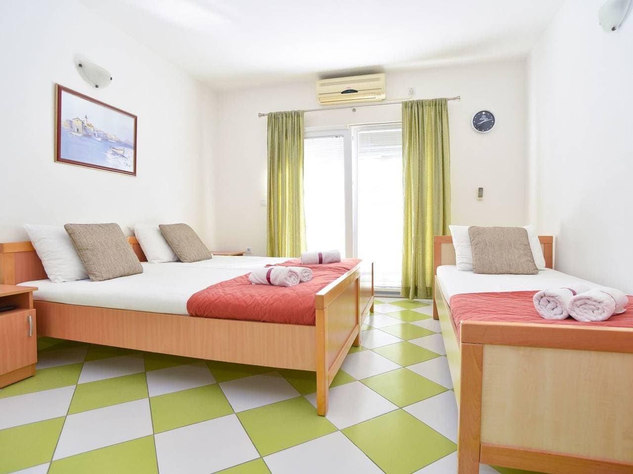 Studio-Apartment mit Balkon 1