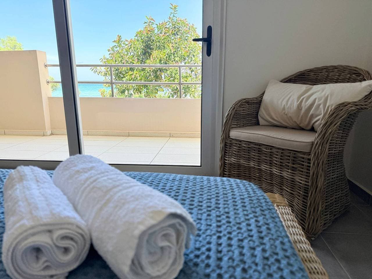 Foto 5 von 26: Fifty Shades of Blue 10 Sek. zum Meer 5Pl 2Bd 2Ba
