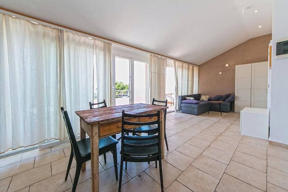 Foto 6 von 10: Villa Ivka Apartment D - terrace with panoramic views, 1 Br + ensuite bathroom