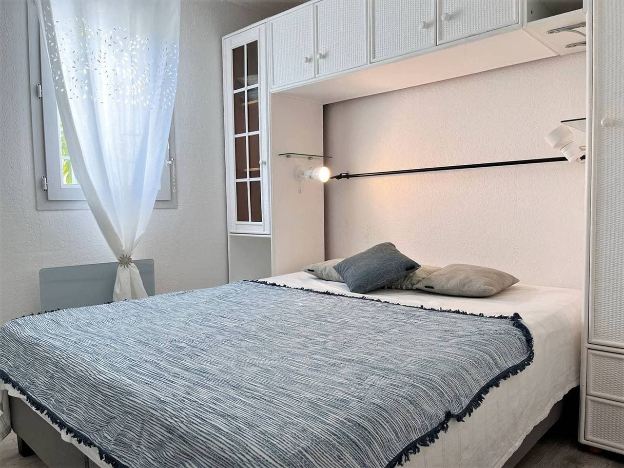Foto 10 von 15: Klimatisierte 2-Zimmer-Wohnung mit Terrasse, Pool und WLAN, 4 Schlafplätze, Le Lavandou