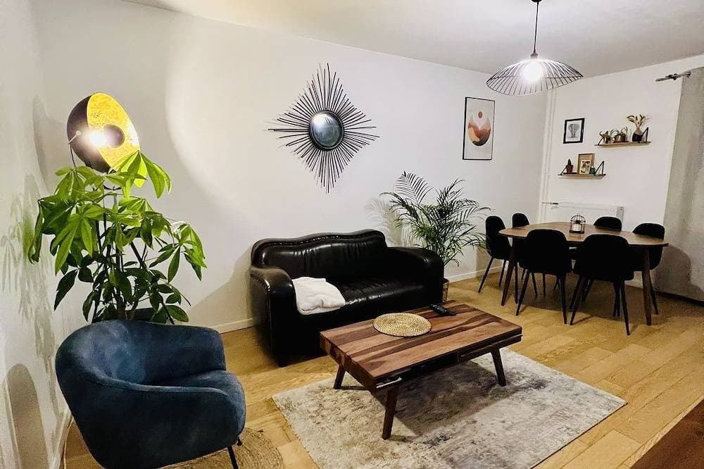 Cosy and Bright F2 Apartment 1