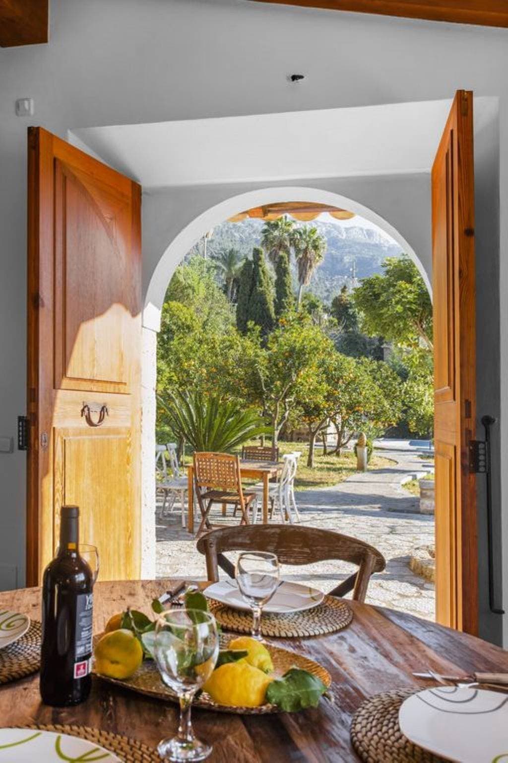 Foto 7 von 27: Ferienhaus "Es Tarongers" mit Bergblick, Garten, Terrasse & Pool